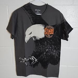 Gray Eagle Soarining Graphic T-Shirt Isaiah 40:31